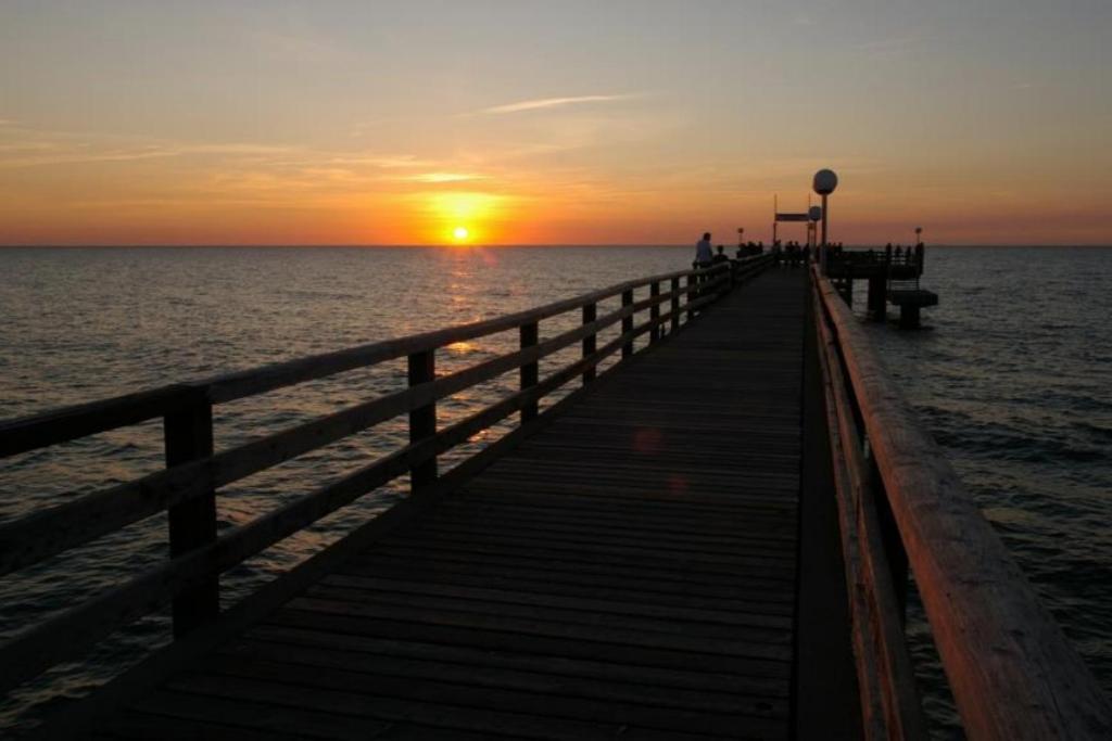 Fewo 08 Seemoewe Mit Blick Auf Salzhaff Und Ostsee Rerik Bagian luar foto